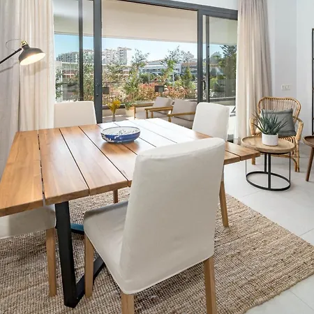 Lme4bb - Sb4bb - Apotel Mesas By Roomservices Εστεπόνα