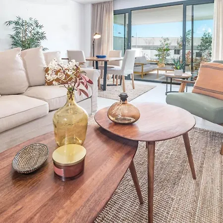 Lme4bb - Sb4bb - Apotel Mesas By Roomservices Διαμέρισμα Εστεπόνα