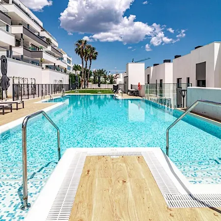 Lme4.bb Sb4.bb- Apotel Mesas By Roomservices * Estepona