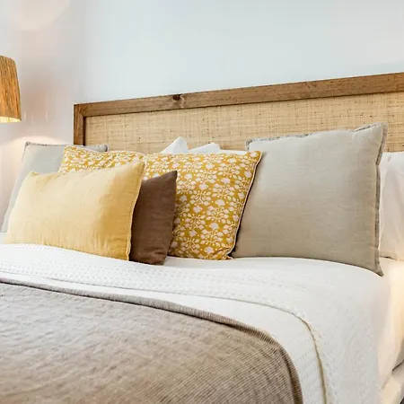 Sb4bb - Apotel Mesas By Roomservices Apartament