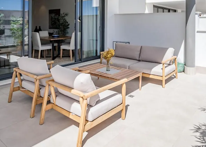 Lme4.bb Sb4.bb- Apotel Mesas By Roomservices * Estepona