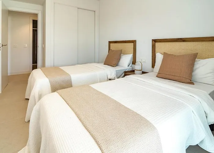 Lme4.bb Sb4.bb- Apotel Mesas By Roomservices Estepona