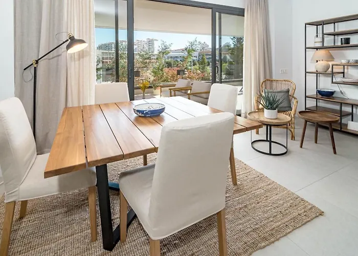 Lme4.bb Sb4.bb- Apotel Mesas By Roomservices * Estepona